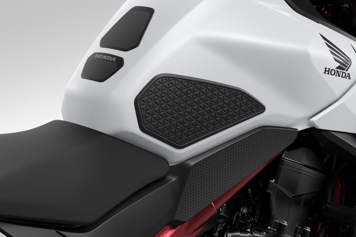 ホンダ新型「CB750ホーネット」