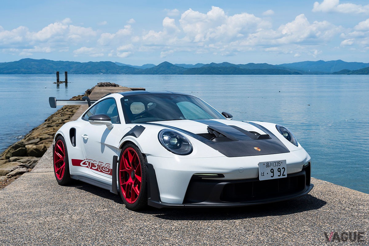 子どもたちを笑顔にしたポルシェのシンボル「911」の最高峰「911GT3 RS」