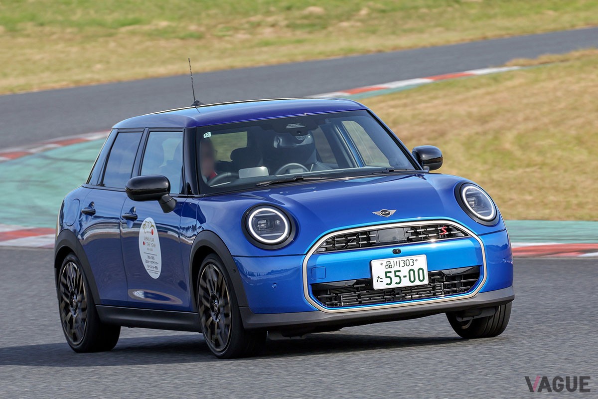 「10ベストカー」に選出されたMINI「クーパー」