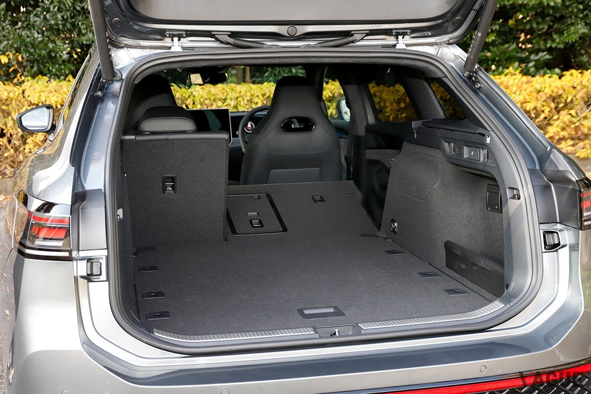 VW新型「パサート」