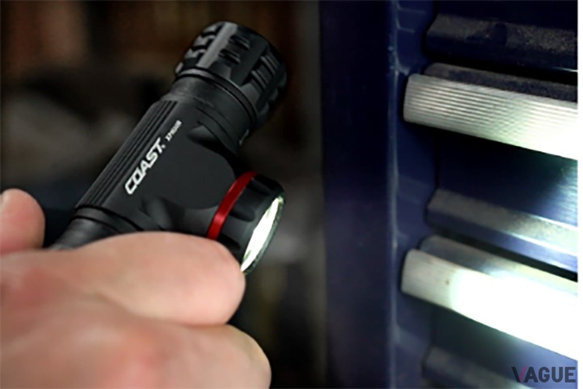 手持ちやマグネットで金属面に付けても使用可能と幅広く活躍