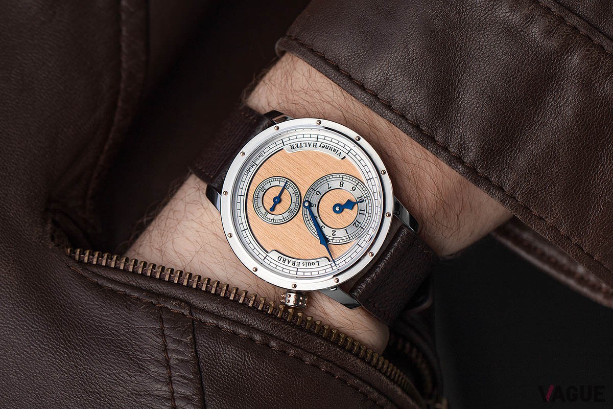 ダイヤル外周、分表示のリングには“Louis Erard ”と “Vianney Halter”のダブルネームの刻印が誇らしく輝く