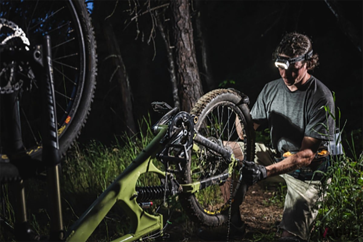 一瞬たりとも手を離したくない作業であってもVOICEコントロールがあれば対応できる