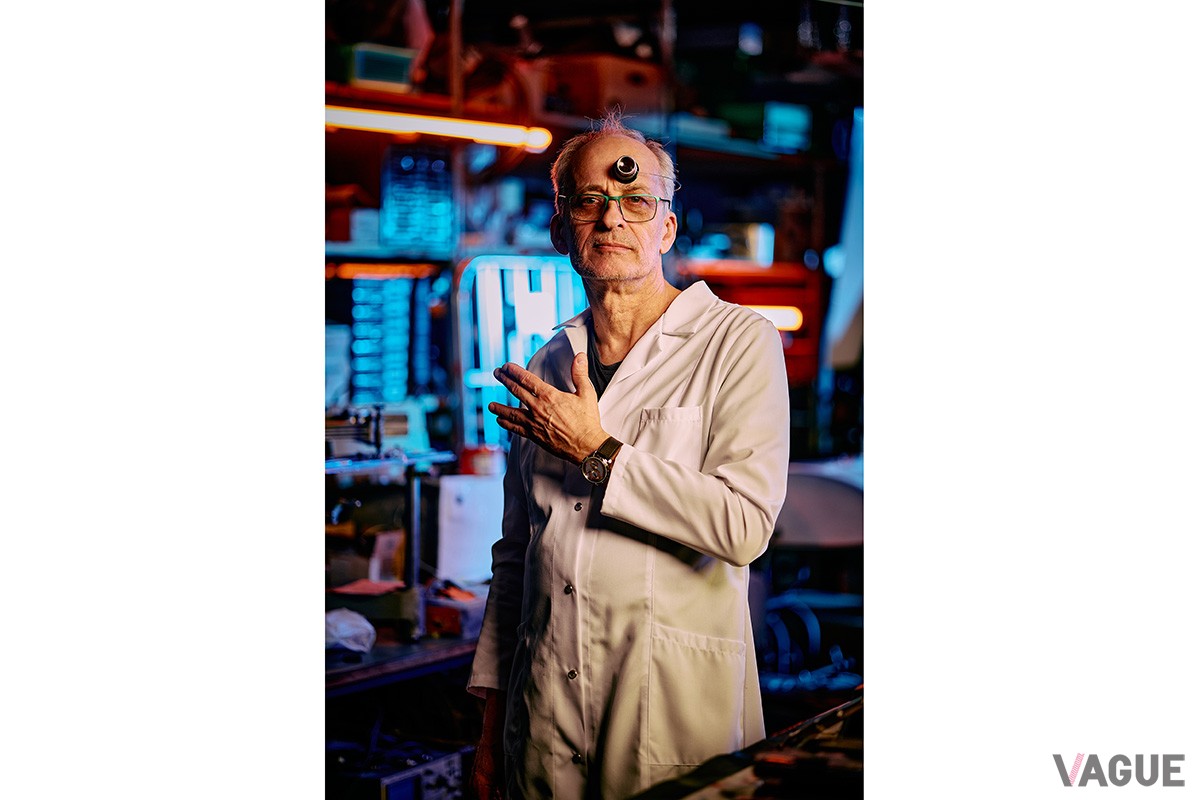 フランス出身、スイスを拠点に活動する独立時計師ヴィアネイ・ハルター。“アンティコア”は独特の世界観で1998年のバーゼルフェアで称賛を集めた氏のデビュー作