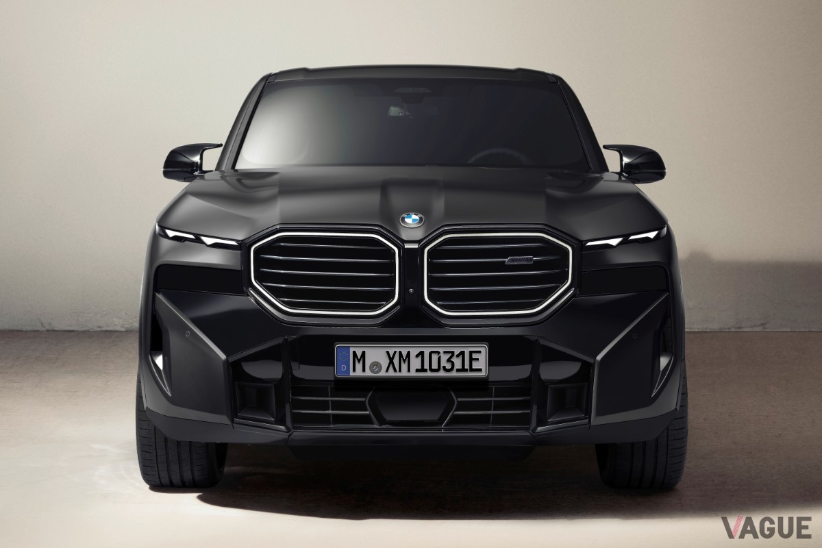 世界初公開された「2025 BMW XM by Kith」のエクステリア