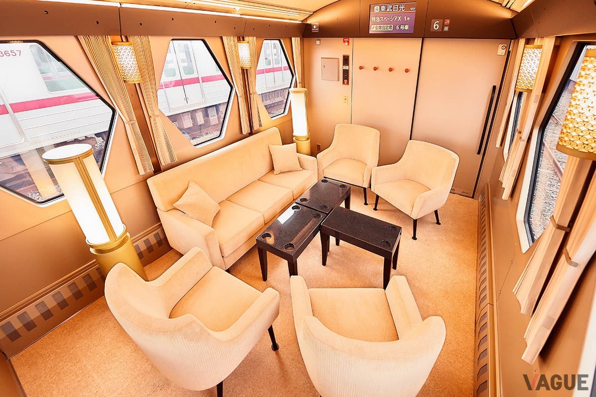 「スペーシアX」：コックピットスイート