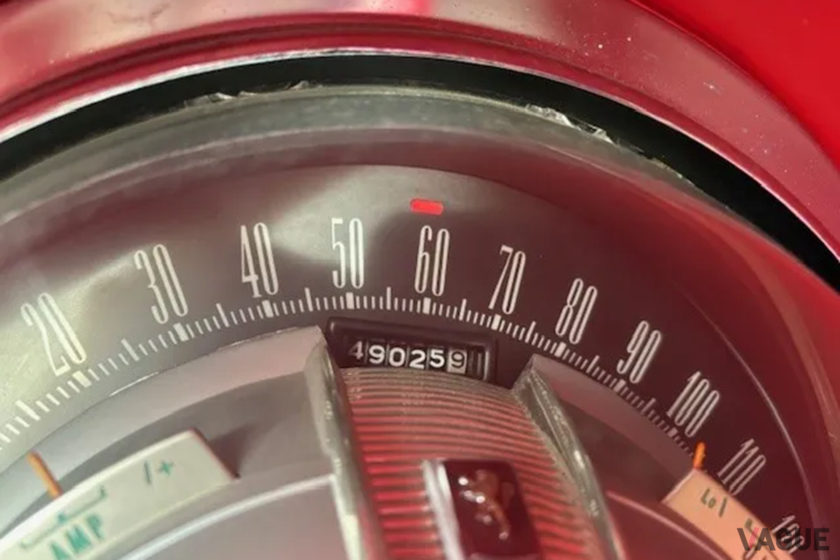 米国オークションに登場した1961年製クライスラー「ニューヨーカー」ワゴンのインテリア