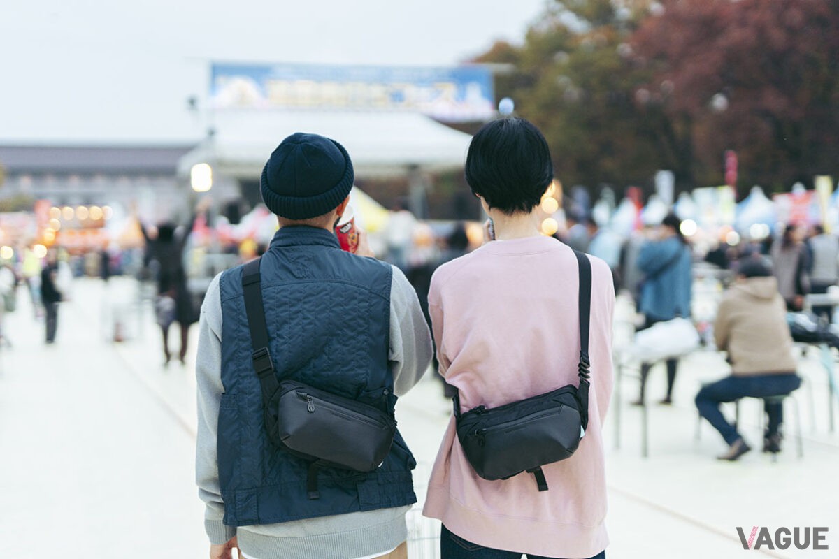 軽量、ユニセックスに使えるデザイン