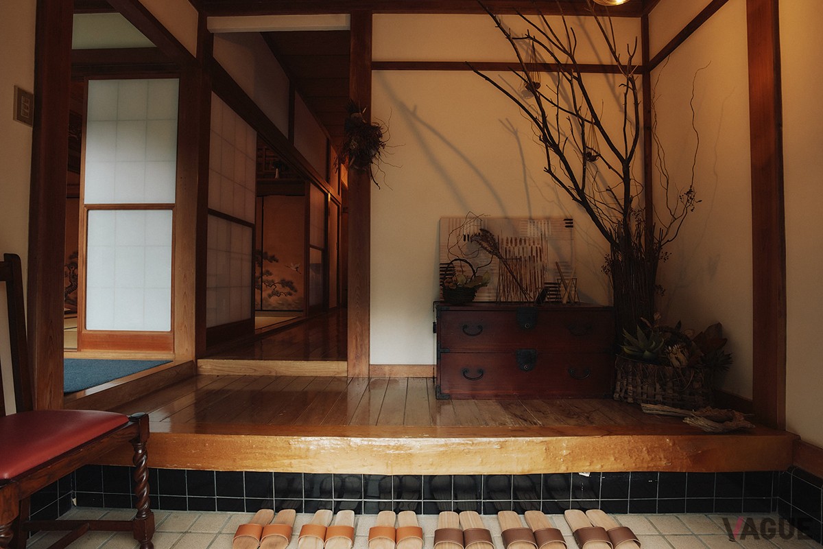 母屋棟と離れがある