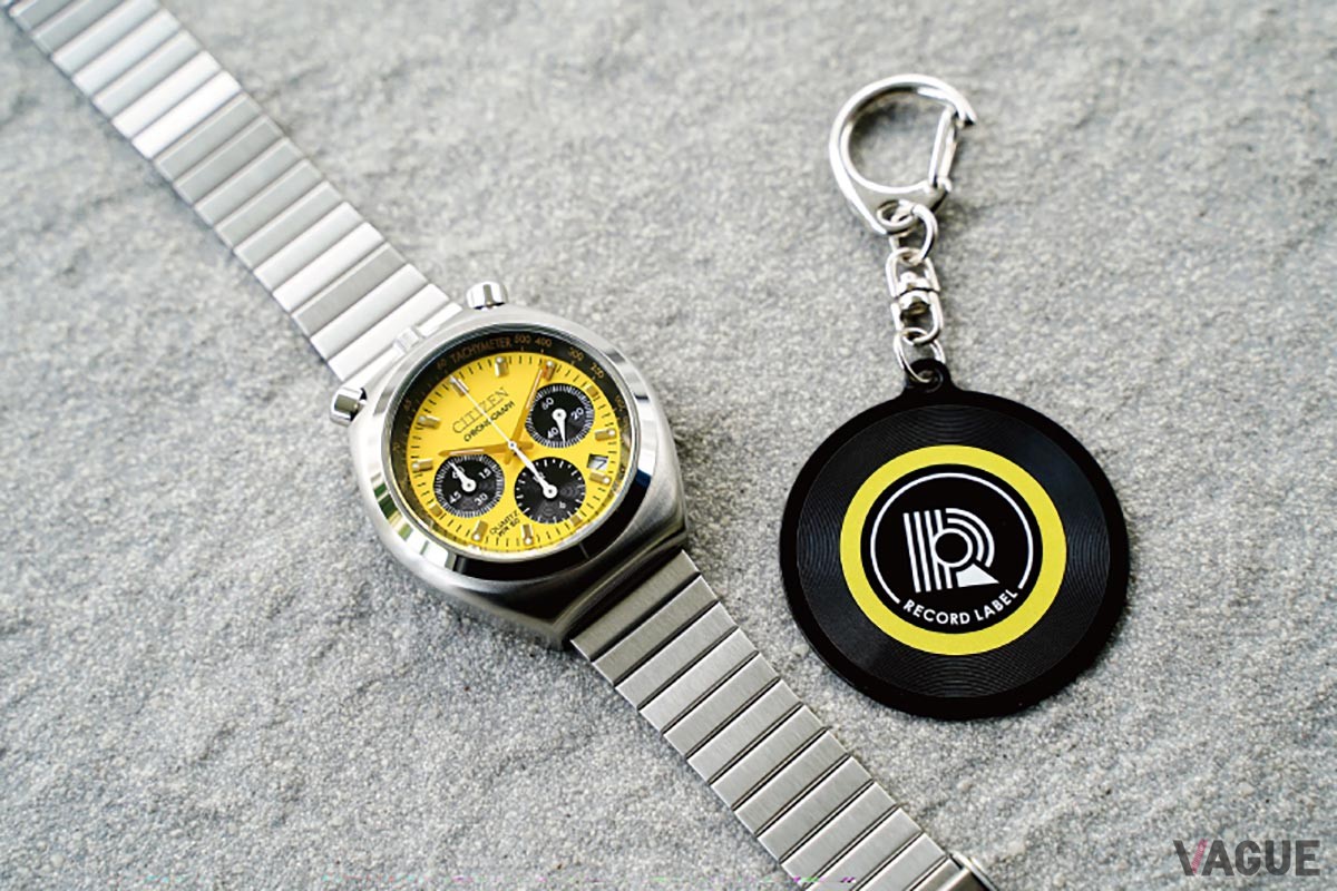同じくイエローをアクセントとしたレコード型の「ミュージックキーホルダー」が特別なノベルティに