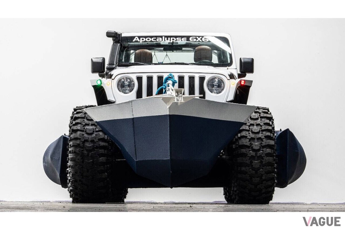 eBayで販売されていたジープ「グラディエーター」ベースの水陸両用仕様“SSアポカリプス・ボートトラック”（C）eBay（SoFlo Customs）