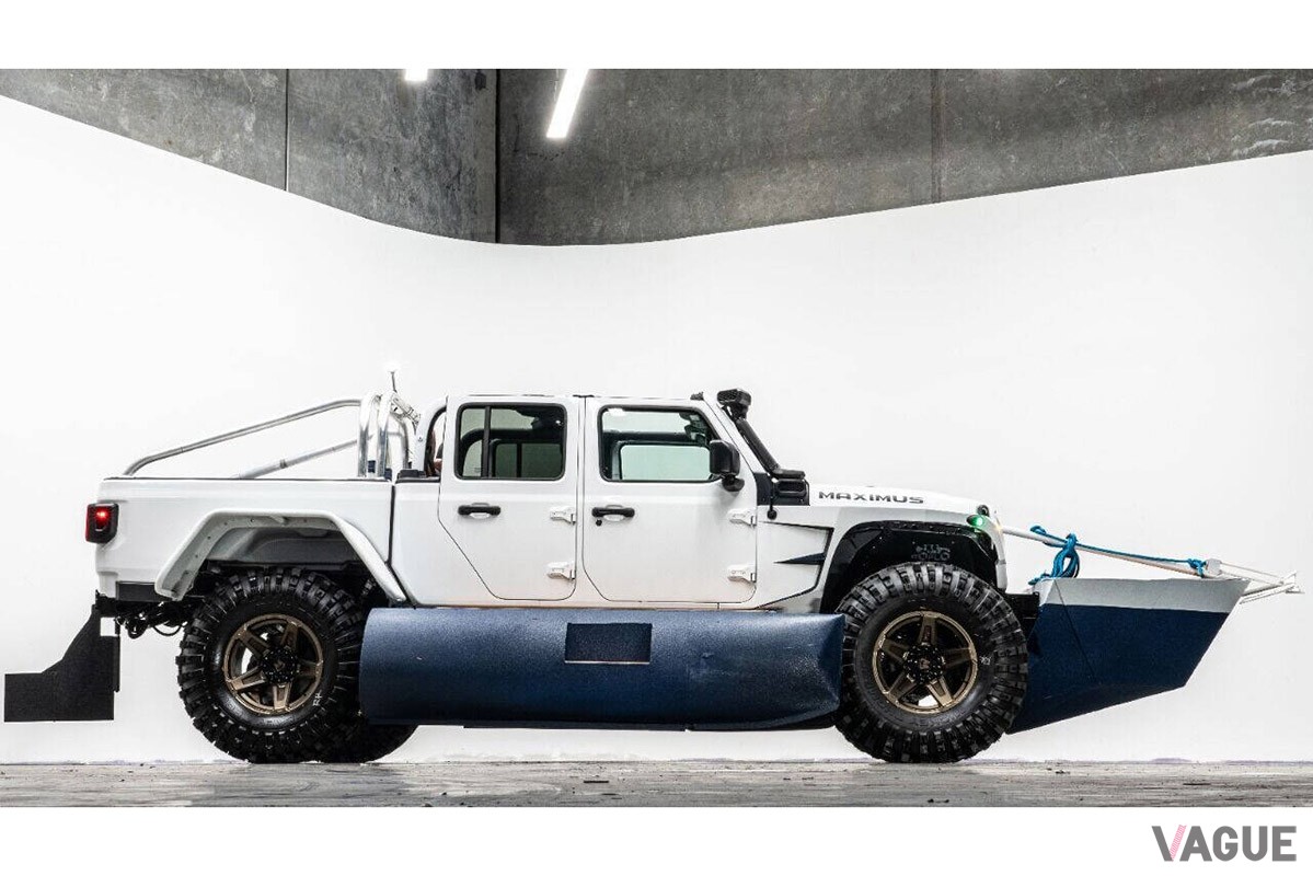 eBayで販売されていたジープ「グラディエーター」ベースの水陸両用仕様“SSアポカリプス・ボートトラック”（C）eBay（SoFlo Customs）