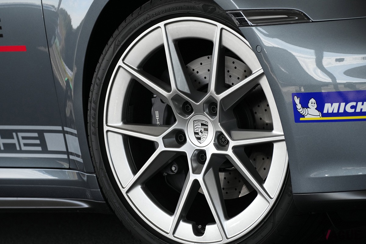 ポルシェ新型「911カレラ」