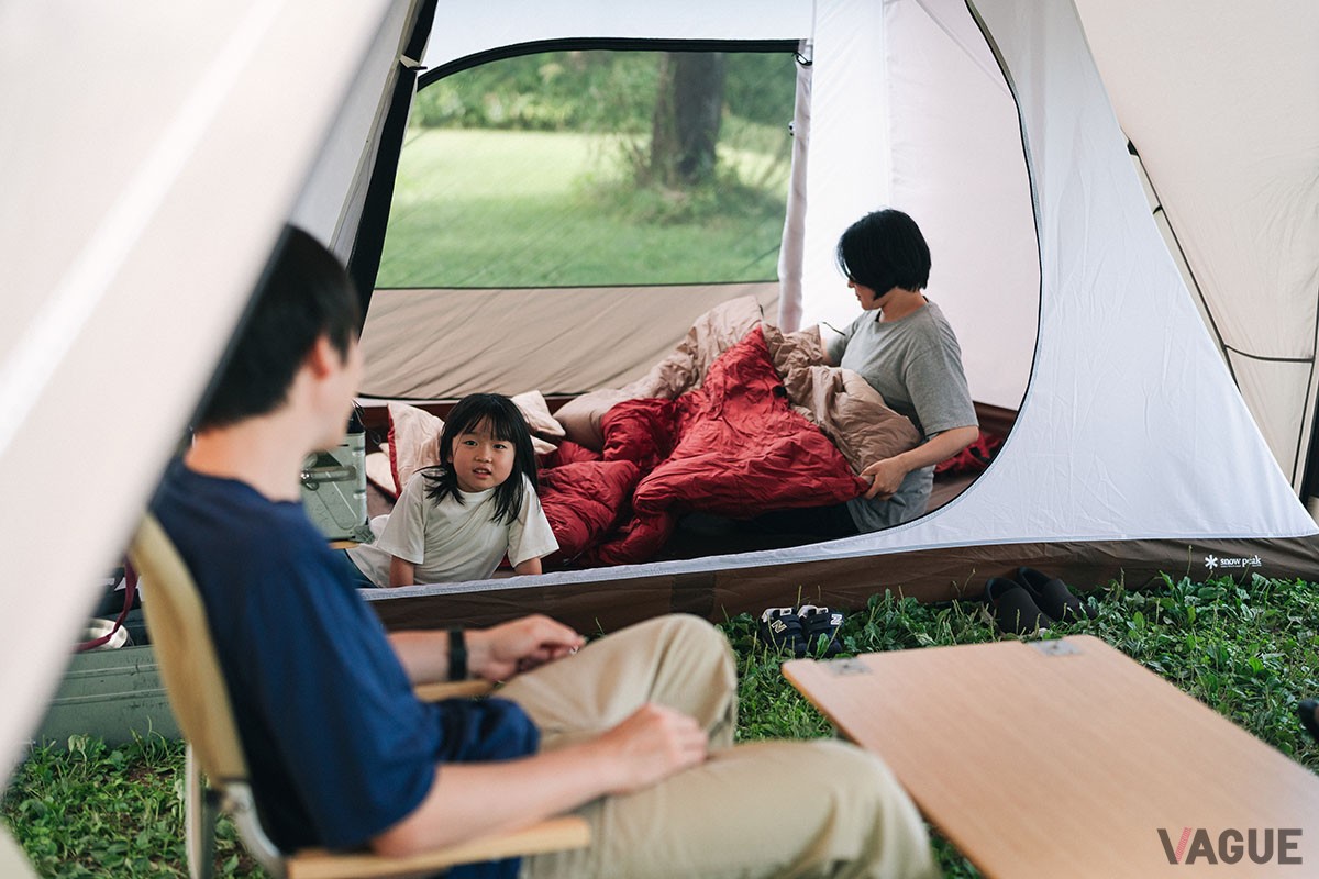 特に暑い季節は、濃い日陰が作れるシェルターは必須アイテム。体力のない小さな子どもや赤ちゃん連れのキャンプでは、しっかり休める居場所があるのは安心できる