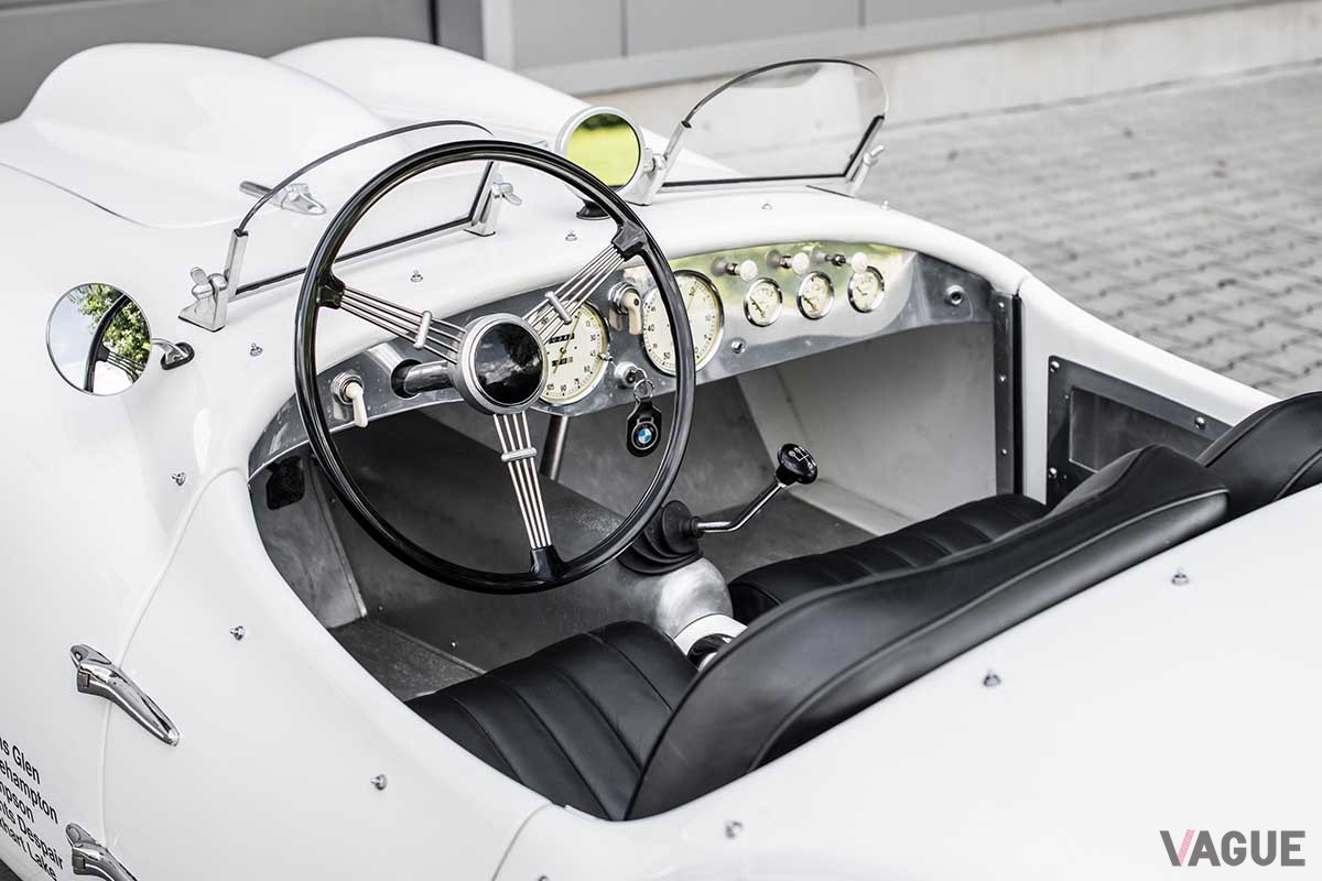 オークションに登場した1939年製BMW「328スペシャルコンペティション ロードスター」Remi Dargegen(c)2024 Courtesy of RM Sotheby's