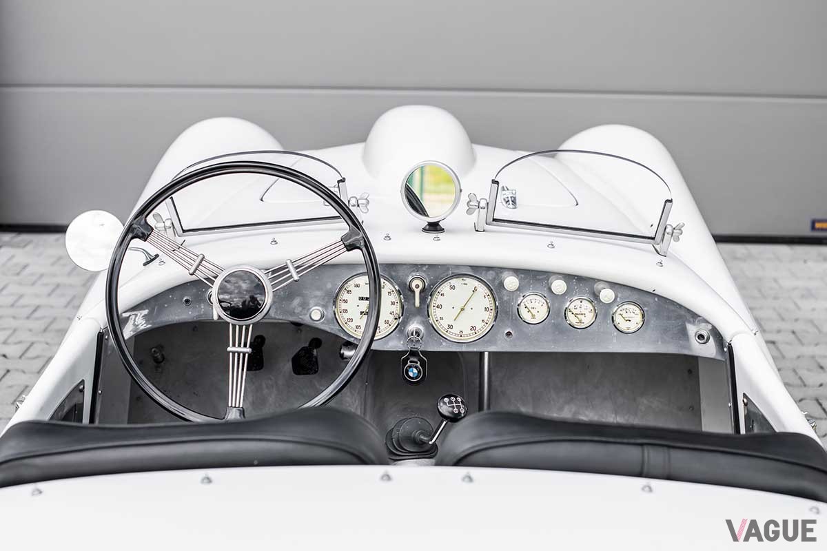 オークションに登場した1939年製BMW「328スペシャルコンペティション ロードスター」Remi Dargegen(c)2024 Courtesy of RM Sotheby's