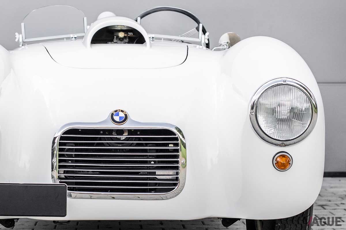 オークションに登場した1939年製BMW「328スペシャルコンペティション ロードスター」Remi Dargegen(c)2024 Courtesy of RM Sotheby's