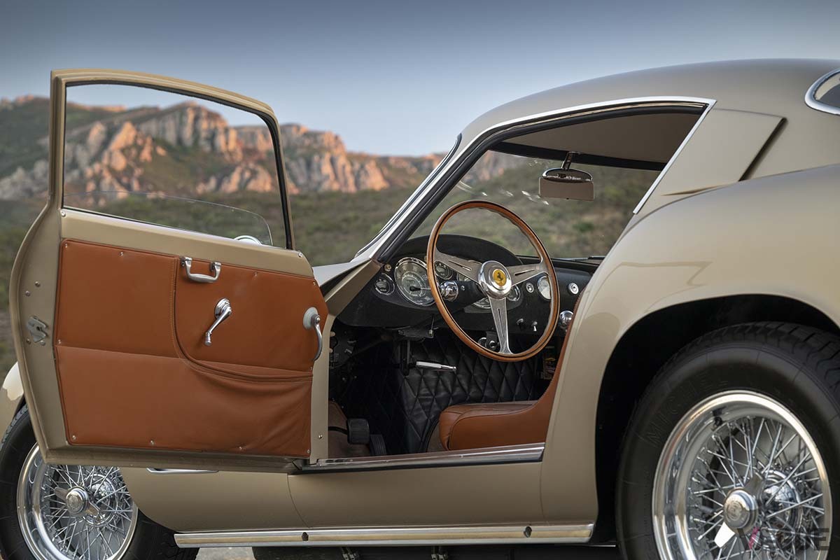 1958年製フェラーリ「250GT LWB ベルリネッタ“ツールドフランス”by スカリエッティ」Robin Adams(c)2023 Courtesy of RM Sotheby's