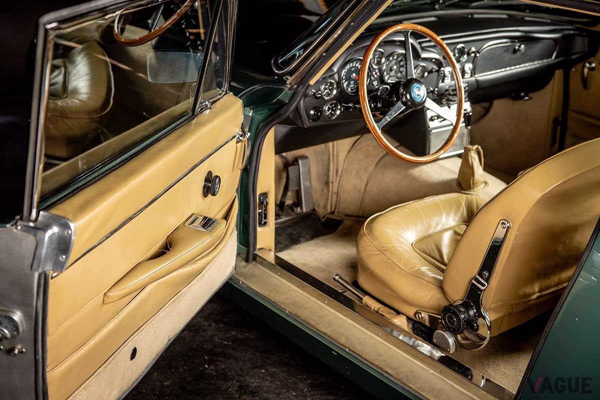 オークションに出品された1966年式アストンマーティン「DB6 シューティングブレーク」Neil Fraser (c)2024 Courtesy of RM Sotheby's