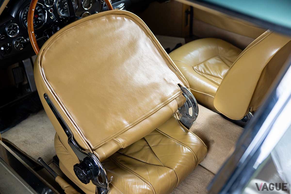 オークションに出品された1966年式アストンマーティン「DB6 シューティングブレーク」Neil Fraser (c)2024 Courtesy of RM Sotheby's