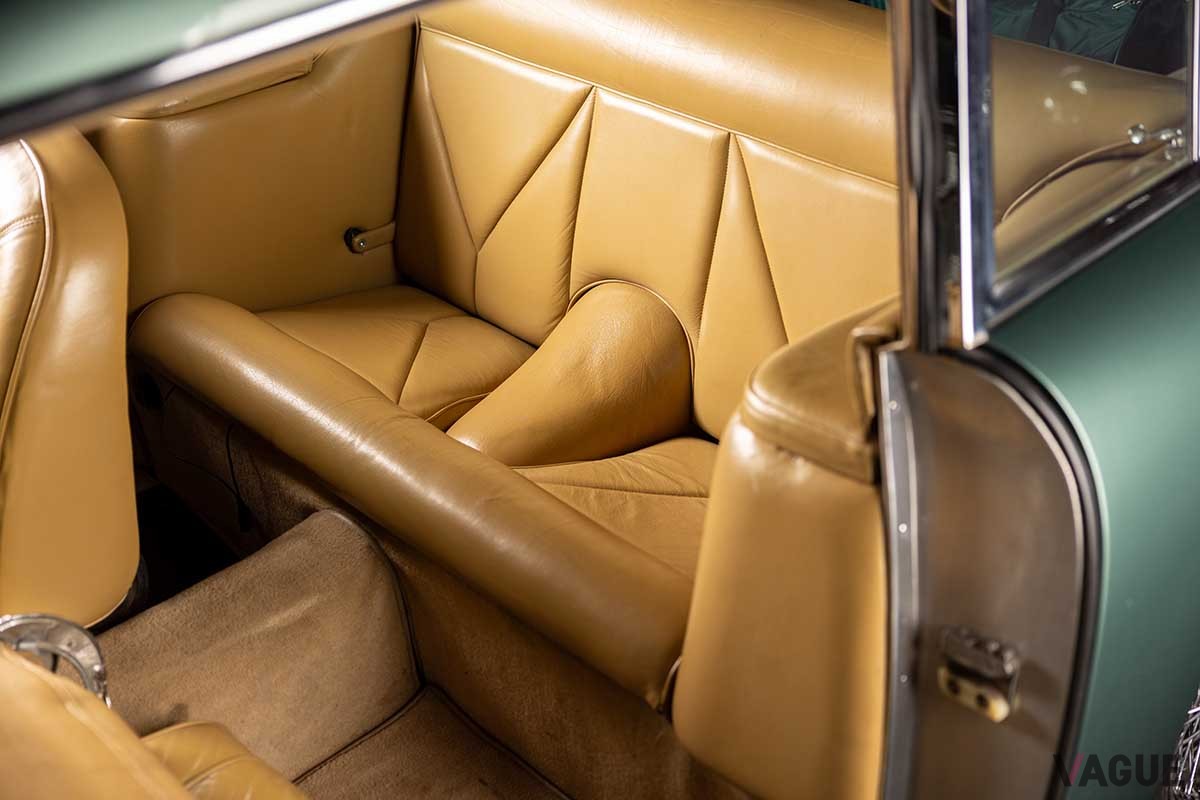 オークションに出品された1966年式アストンマーティン「DB6 シューティングブレーク」Neil Fraser (c)2024 Courtesy of RM Sotheby's