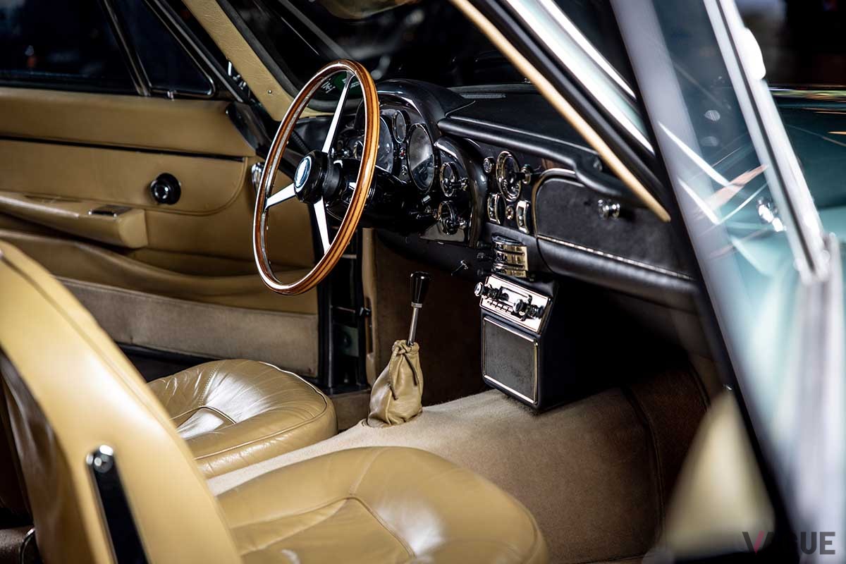 オークションに出品された1966年式アストンマーティン「DB6 シューティングブレーク」Neil Fraser (c)2024 Courtesy of RM Sotheby's