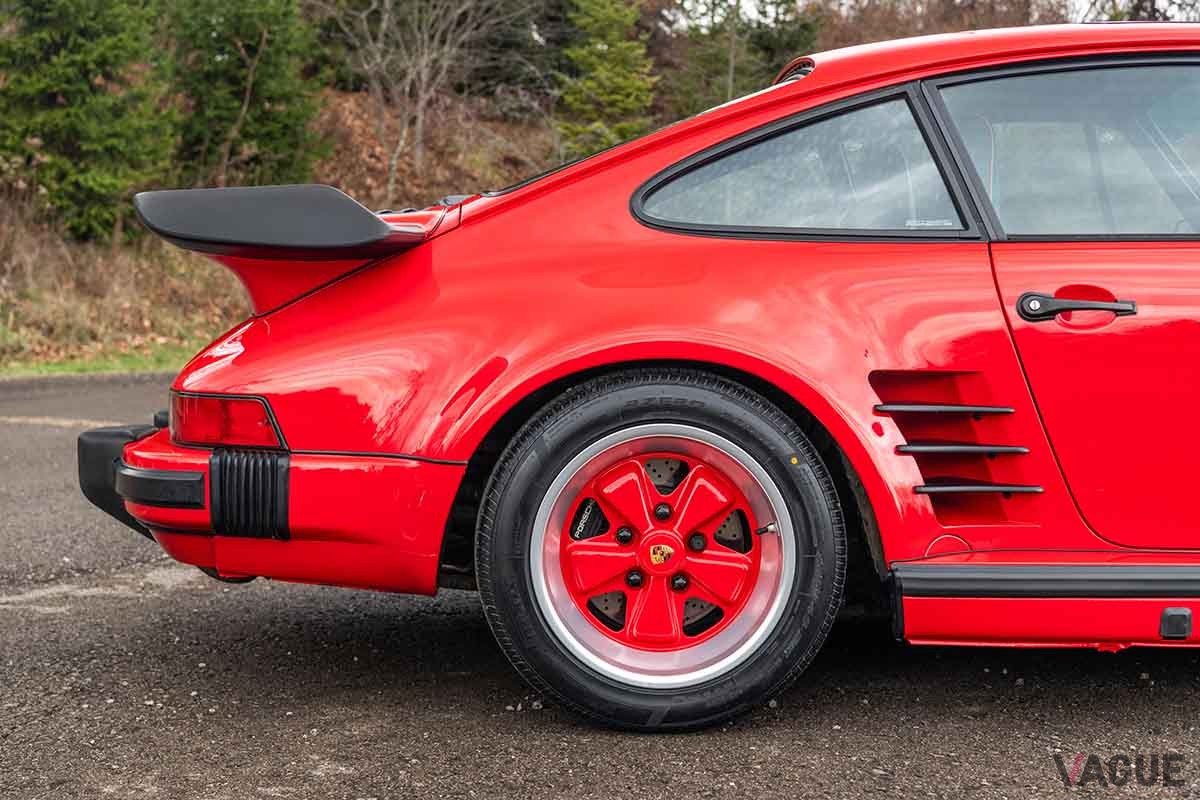 オークションに登場した1988年式ポルシェ「911ターボ フラットノーズ クーペ」Avery Peechatka(c)2024 Courtesy of RM Sotheby's