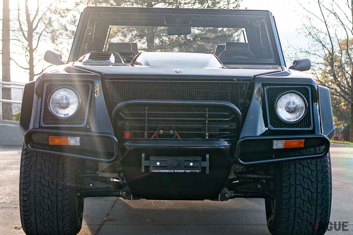 オークションに登場、45万500ドル（日本円で約6750万円）で落札された1993年式ランボルギーニ「LM002」 Greg Keyser(c)2024 Courtesy of RM Sotheby's