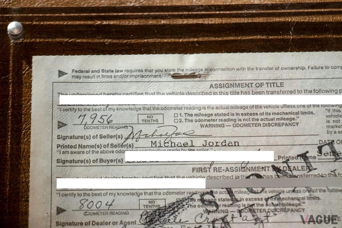 オークションに出品された元NBA選手 マイケル・ジョーダン氏の愛車BMW「850i」の書類