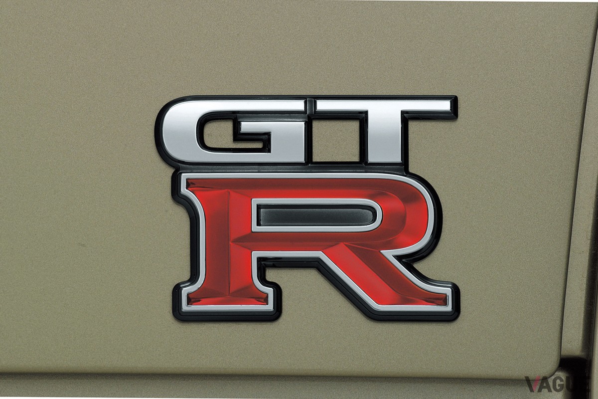 日産「スカイラインGT-R（BNR34型）」のエンブレム