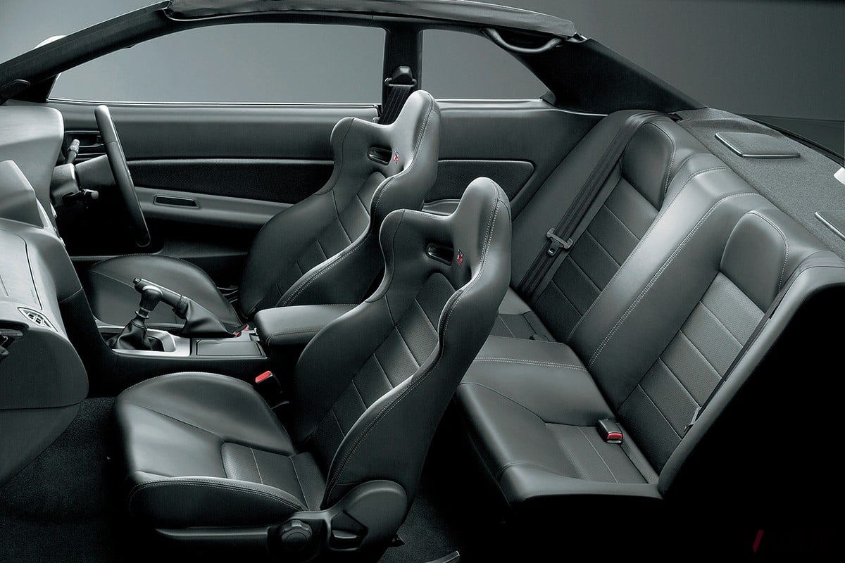 日産「スカイラインGT-R（BNR34型）」のインテリア