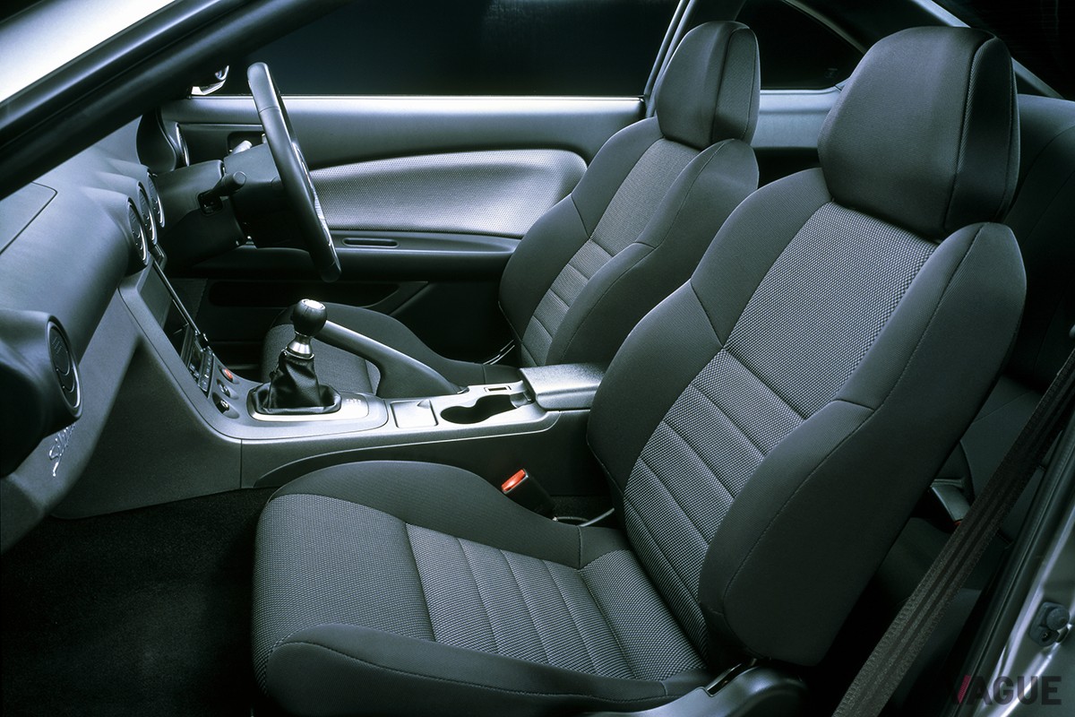 北米で人気上昇中のS15型日産「シルビア」のインテリア