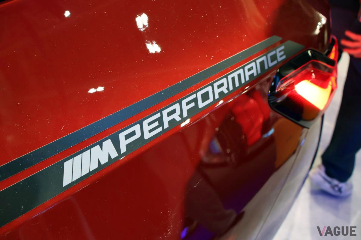 Mパフォーマンスパーツを装着したBMW新型「i5ツーリング M60 xDrive」