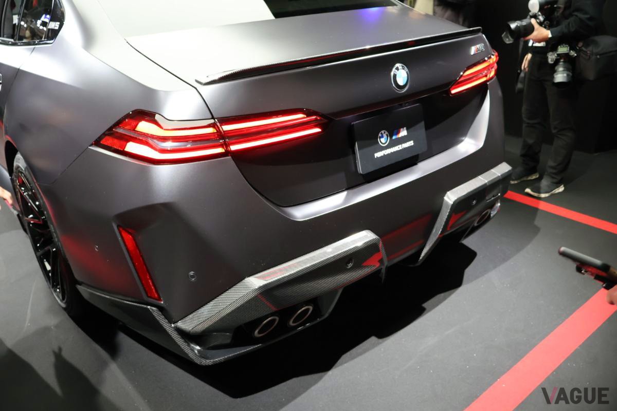 Mパフォーマンスパーツを装着したBMW新型「M5」