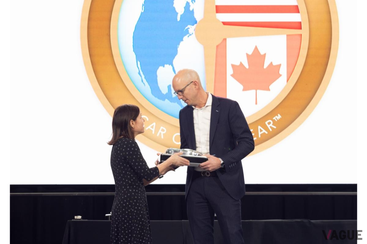 北米カー・オブ・ザ・イヤー2025乗用車部門に選ばれたホンダ「シビック・ハイブリッド」