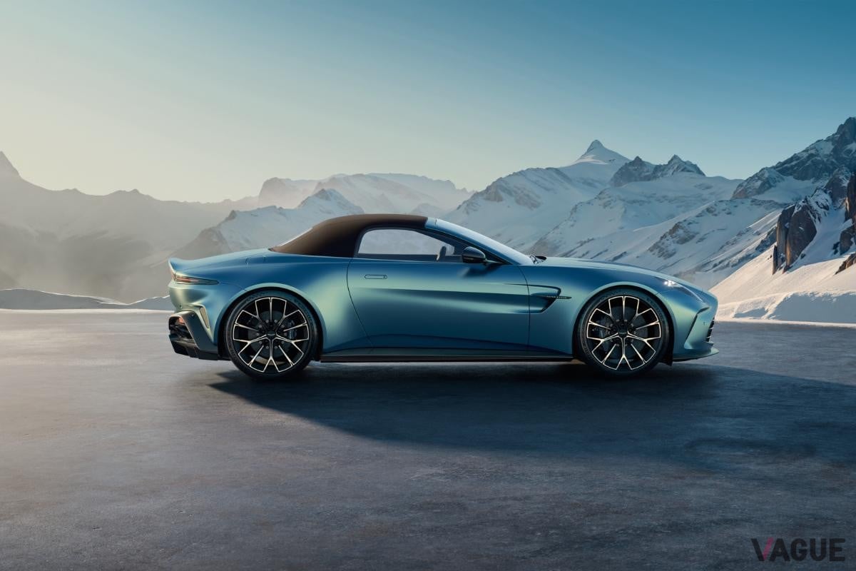 アストンマーティンは英国で新型「ヴァンテージ・ロードスター」を発表
