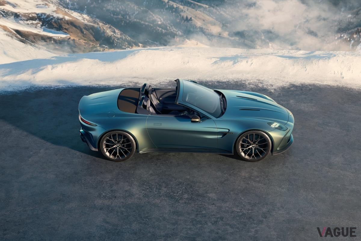 アストンマーティンは英国で新型「ヴァンテージ・ロードスター」を発表
