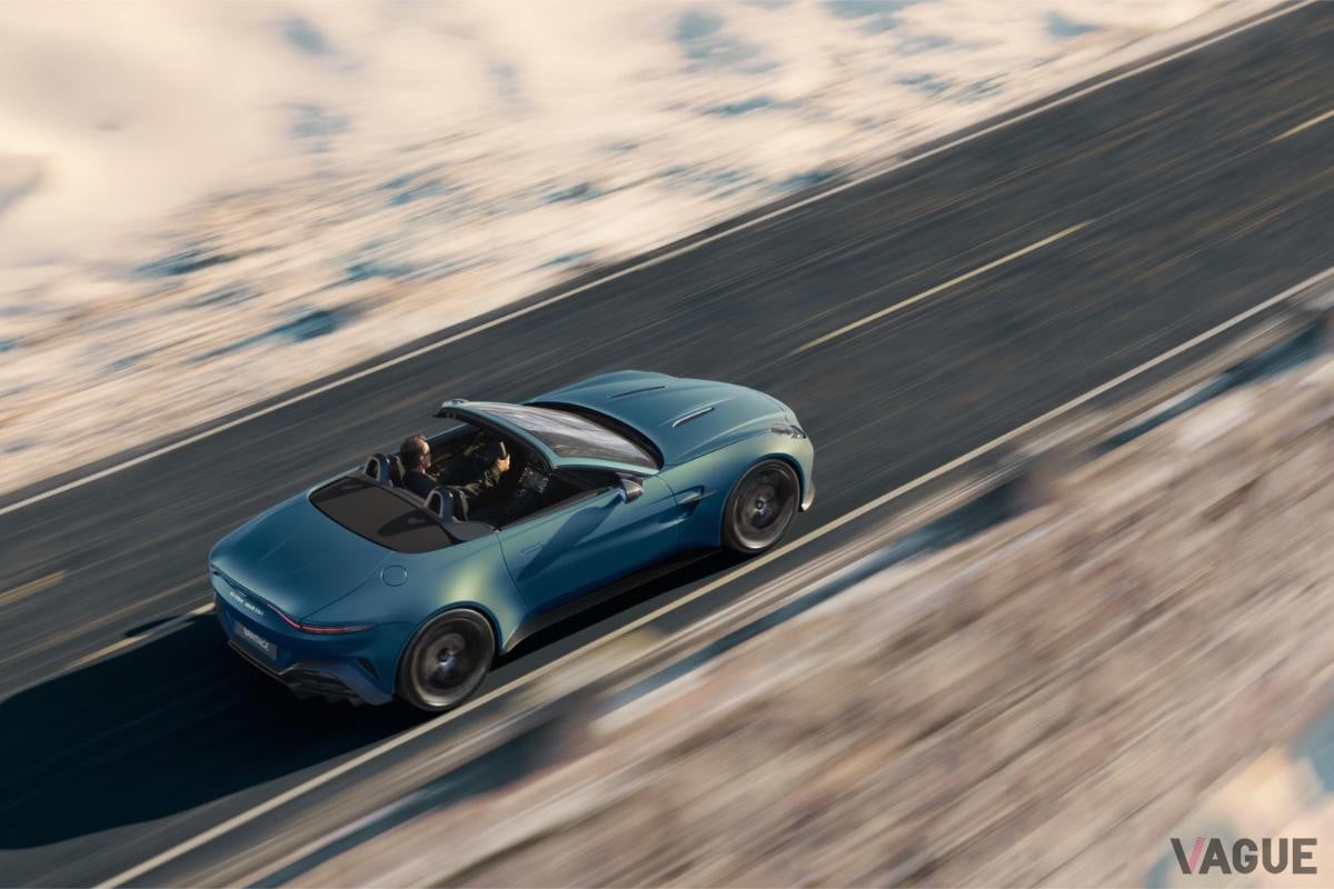 アストンマーティンは英国で新型「ヴァンテージ・ロードスター」を発表