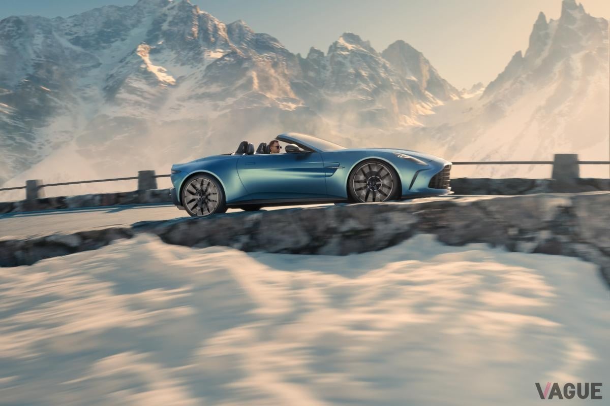 アストンマーティンは英国で新型「ヴァンテージ・ロードスター」を発表