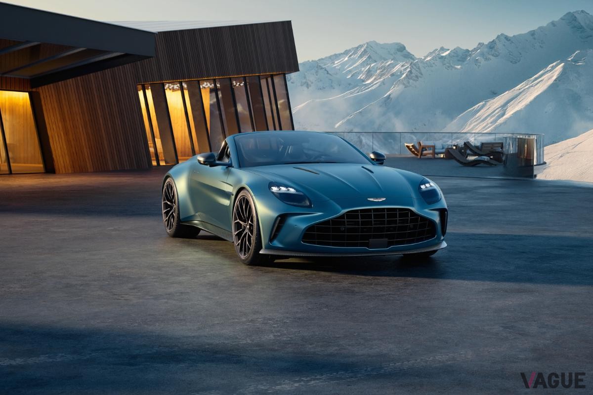 アストンマーティンは英国で新型「ヴァンテージ・ロードスター」を発表
