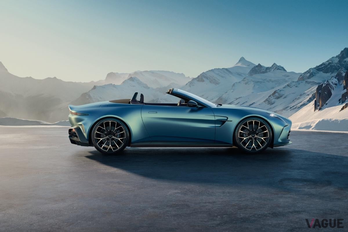アストンマーティンは英国で新型「ヴァンテージ・ロードスター」を発表