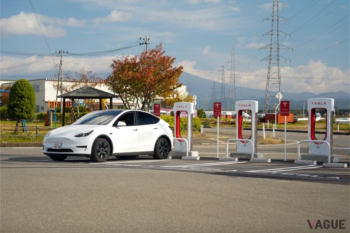 納車後5年間無料でテスラ・スーパーチャージャーを使用できる特典を用意