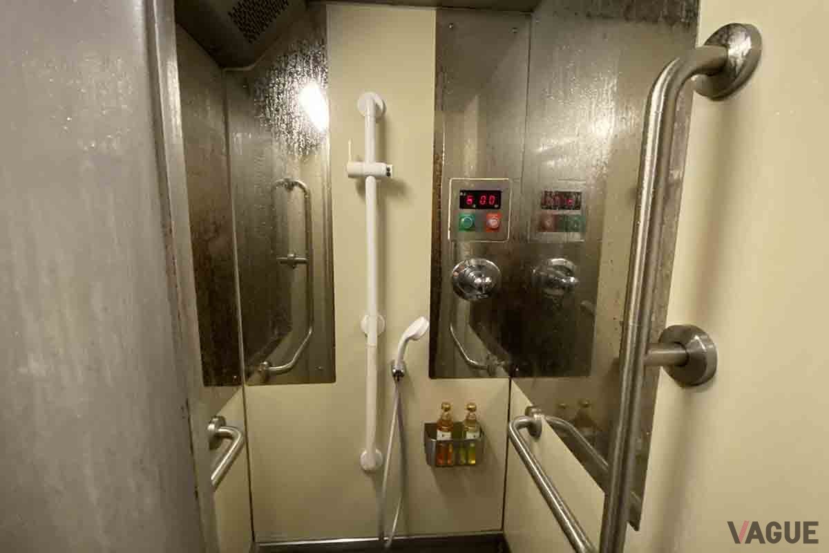 サンライズ瀬戸／出雲のシャワールーム