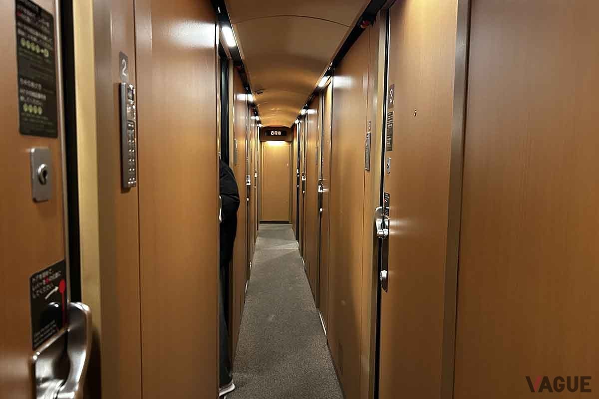 サンライズ瀬戸／出雲8号車「シングル」の廊下