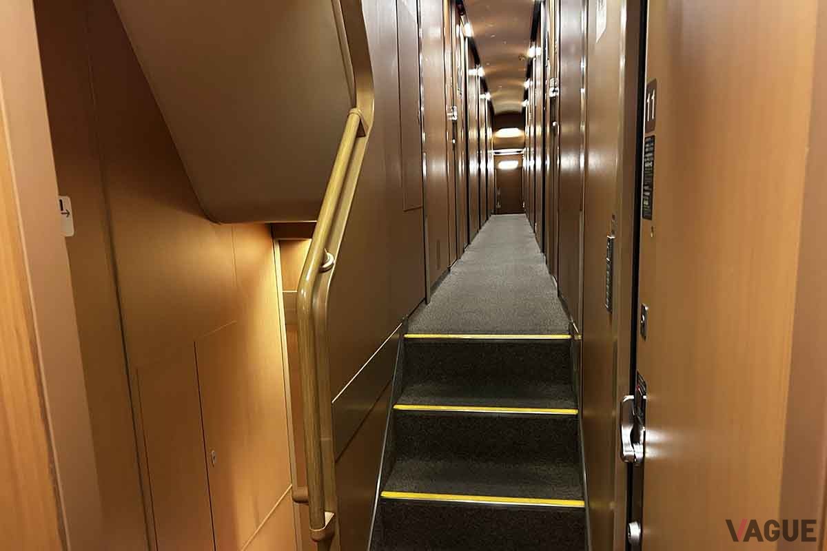 サンライズ瀬戸／出雲8号車「シングル」の廊下