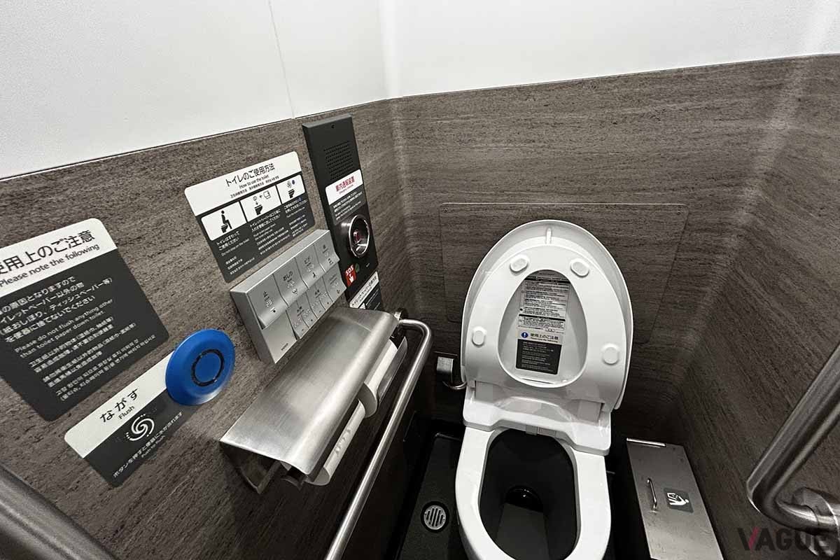 近鉄特急「ひのとり」のトイレ