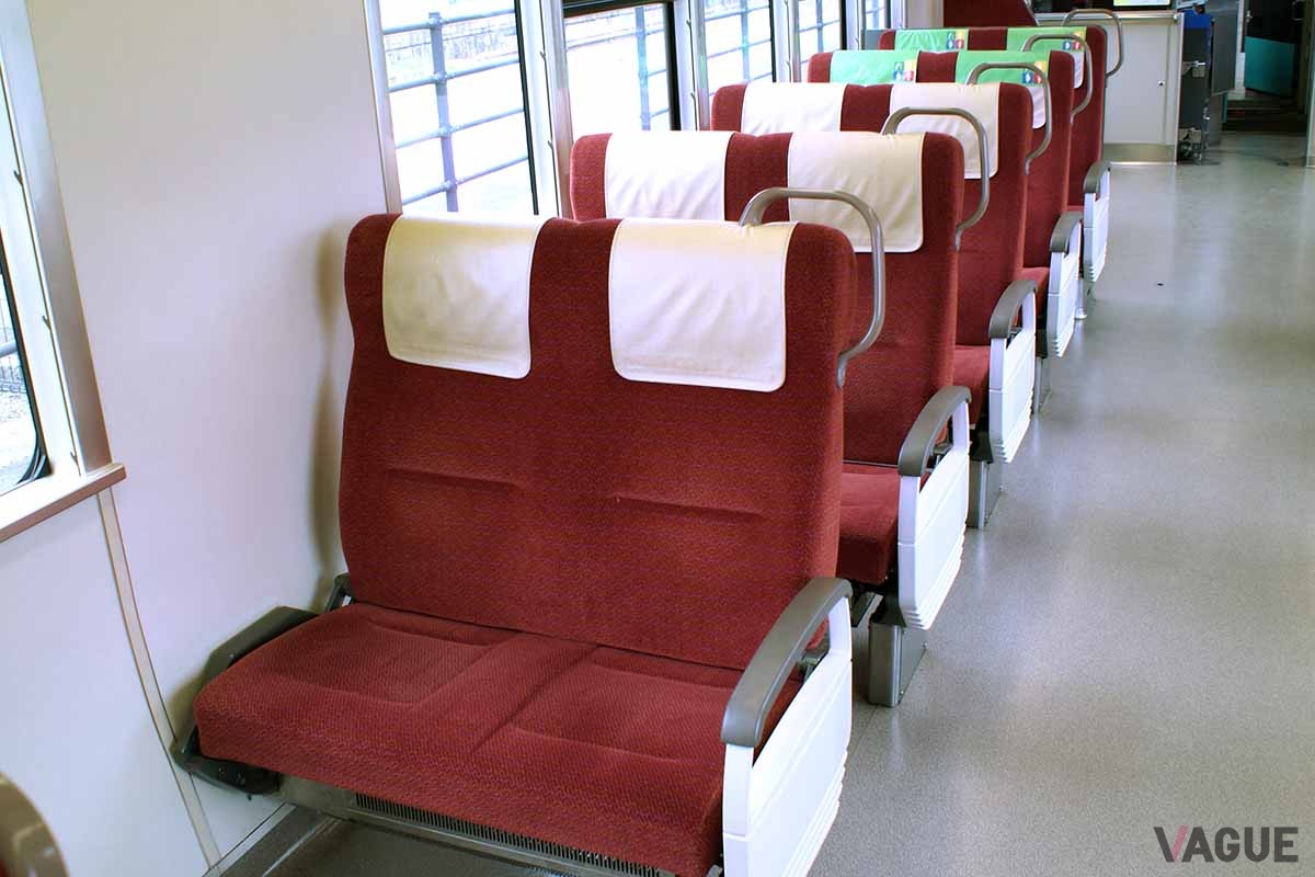 「新快速」の座席