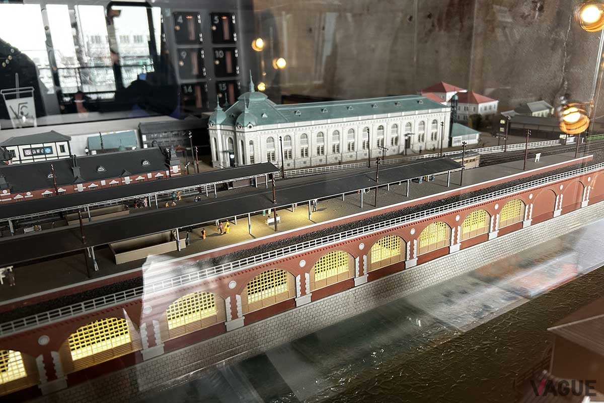「マーチエキュート神田万世橋」には万世橋駅が栄華を誇った時代のジオラマが展示されている
