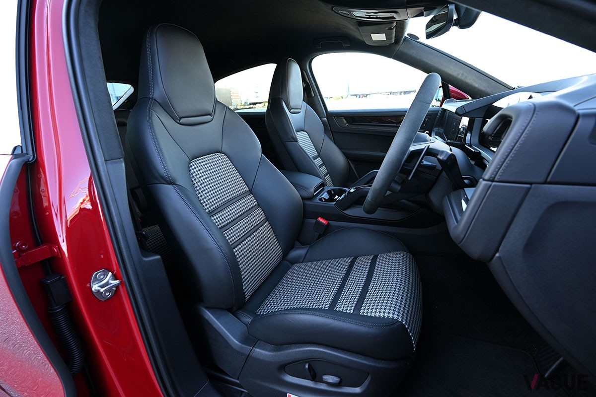 ポルシェ「カイエンGTSクーペ」