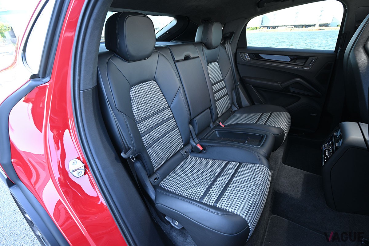 ポルシェ「カイエンGTSクーペ」